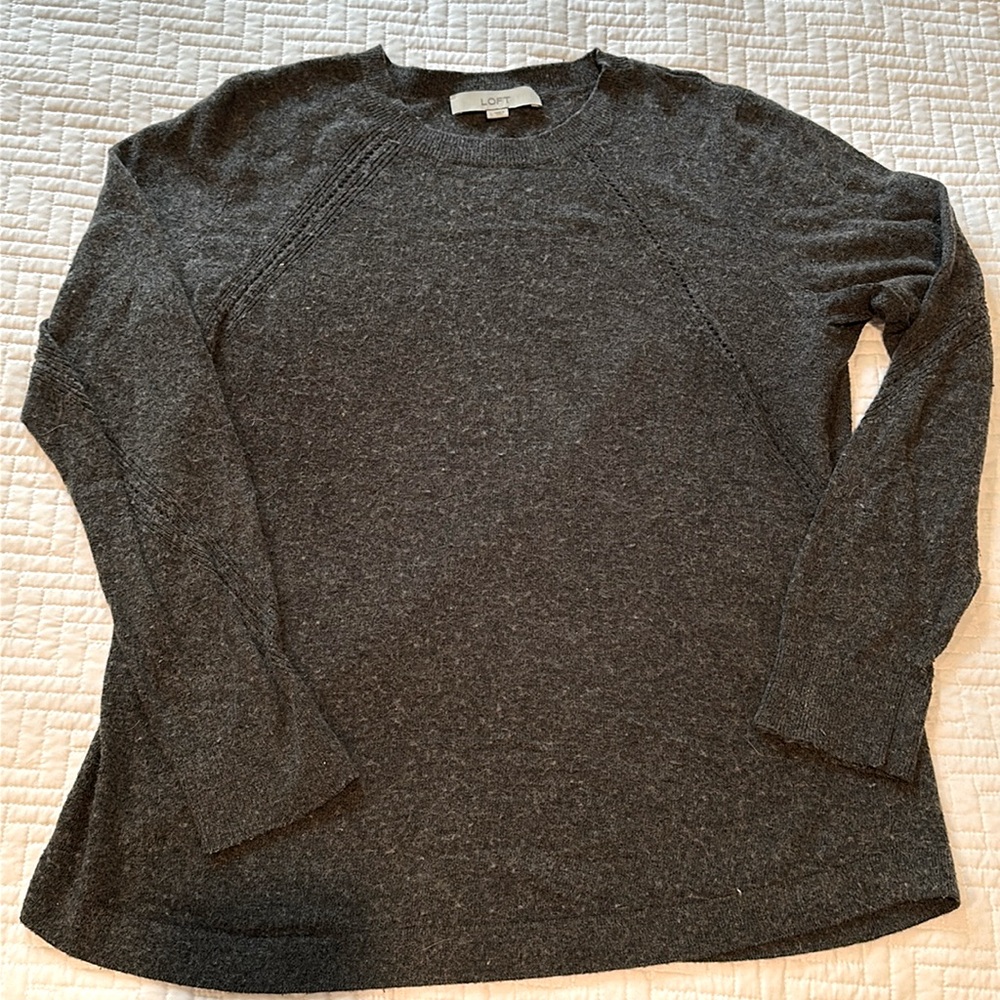 LOFT Gray Patterned Sweater Size L